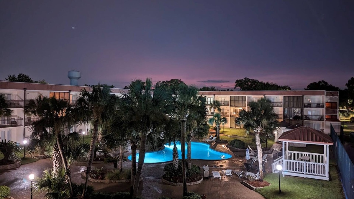 Biloxi Condo | "Perfect Getaway Before School Starts!-Biloxi Bliss"
