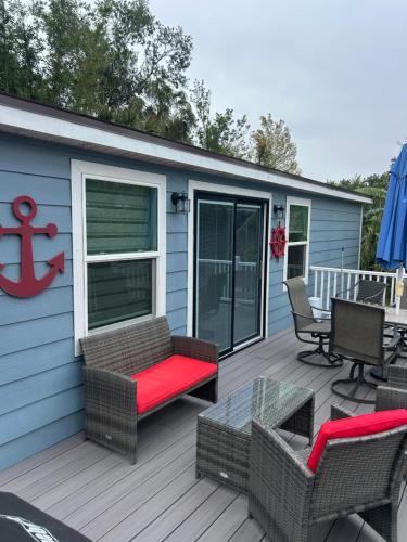 Nokomis House | Perfect Getaway-Lovely Cottage House- Near Beaches