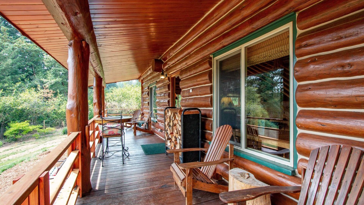 Stevenson House | Perfect Haven in the Woods Near Stevenson