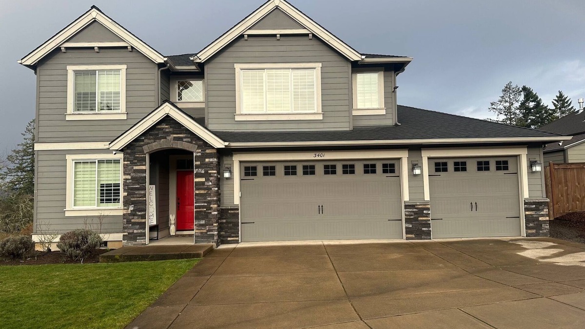 Eugene House | Perfect home away from home! Valley Views & close to town!