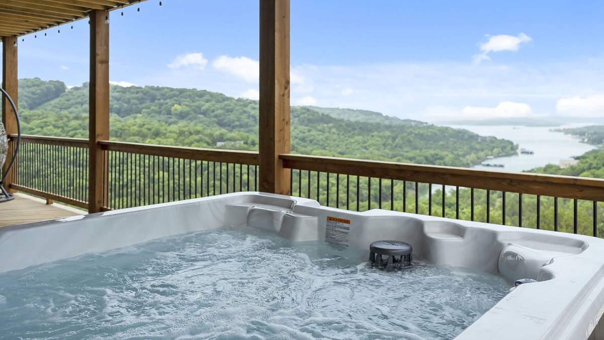 Indian Point House | Perfect Lake Views, Hot Tub, Free Daily Activities, Games, Large Deck, Near Silver Dollar City!