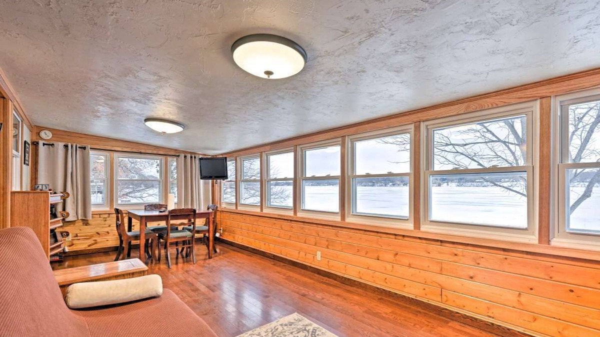 Montello Cottage | Perfect lakefront cabin for any time of year