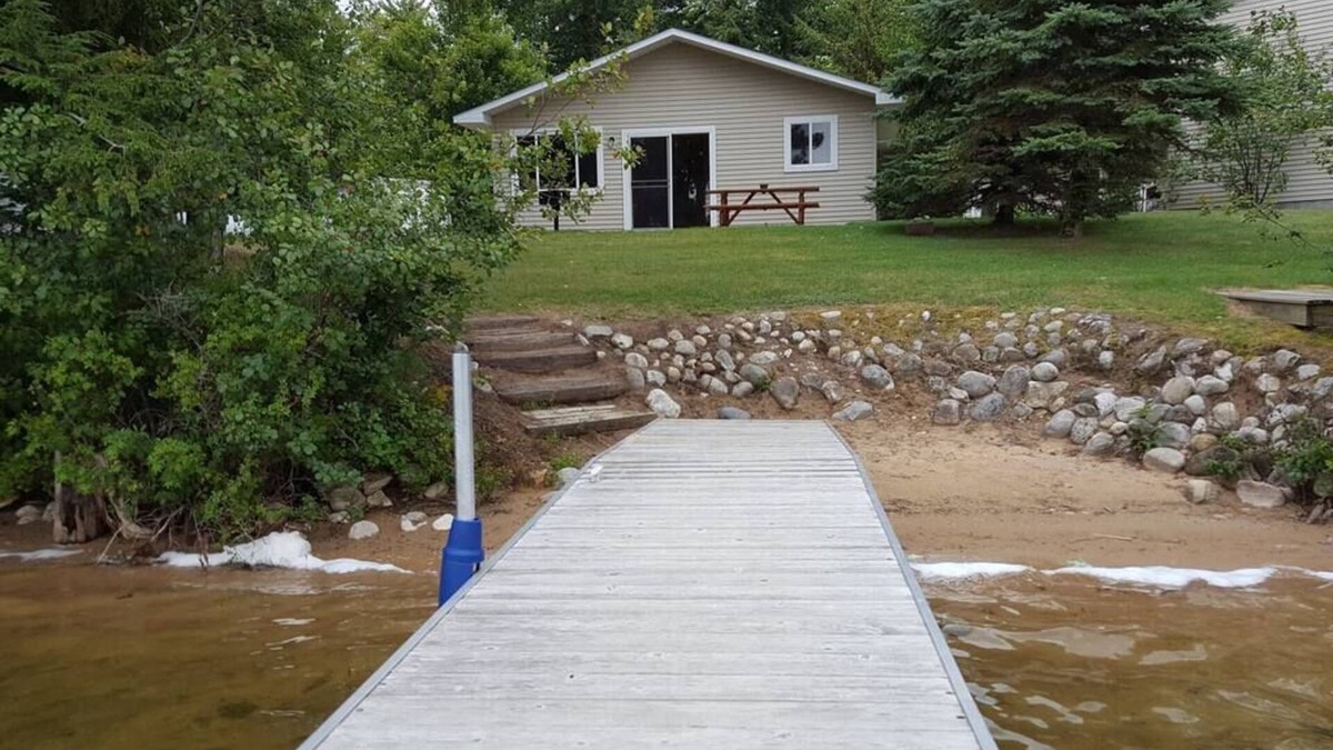 Interlochen Cabin | Perfect Lakefront Family Cabin, 2 Kayaks Included!