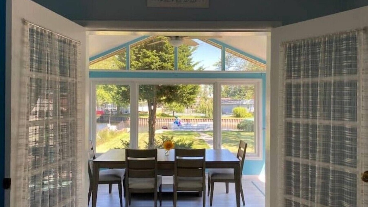 Coloma Boat Rental | Perfect lakehouse getawayn