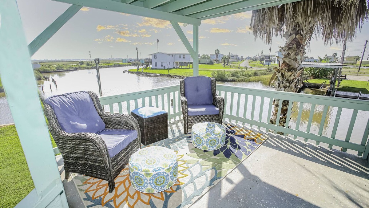 Cedar Lane House | Perfect little Getaway for the fishers and beach goers!