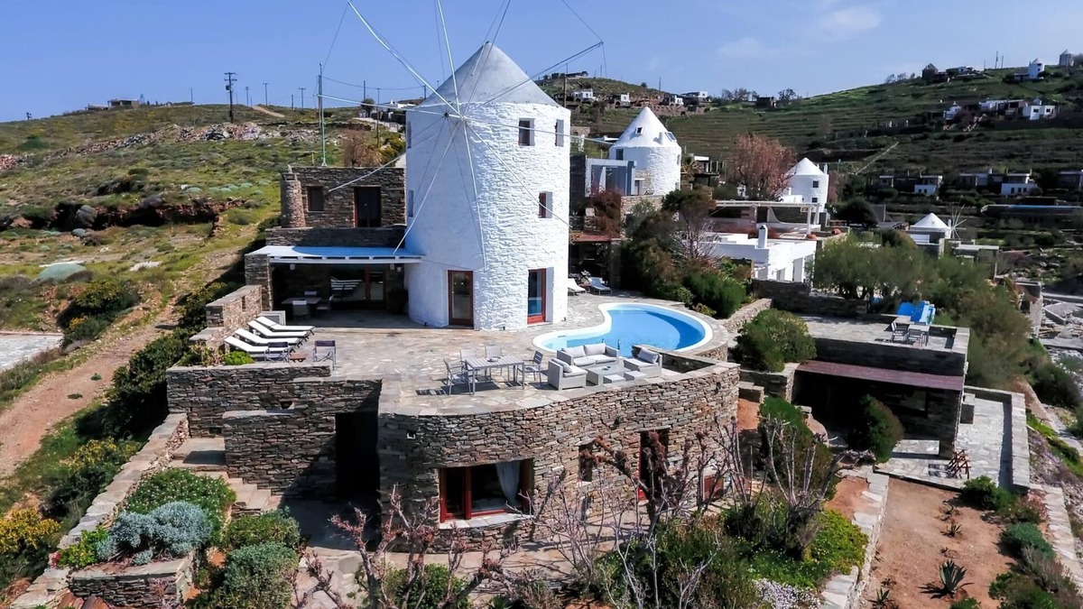 Koundouros House | Perfect located holiday home with pool directly at the sea, Wifi | Koundouros, K