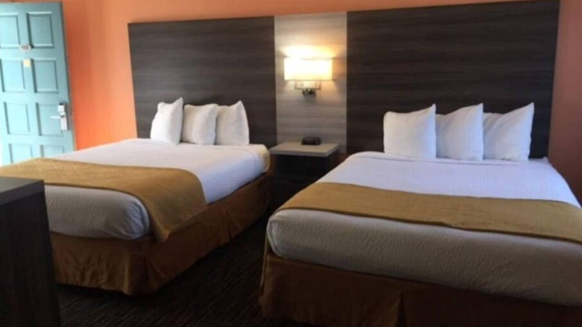 Munras Avenue Hotel | PERFECT LOCATION 2QUEEN BED@HEART OF MONTEREY