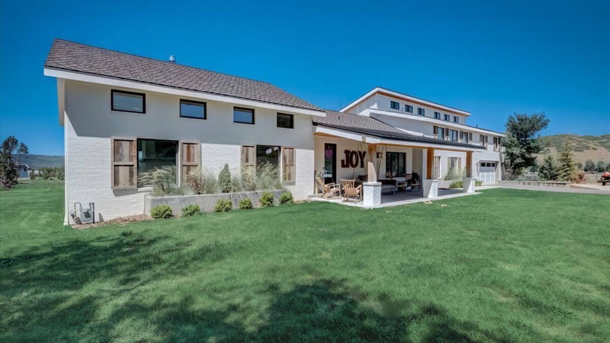 South Snyderville Basin House | Perfect Location Farm House Getaway in Park City