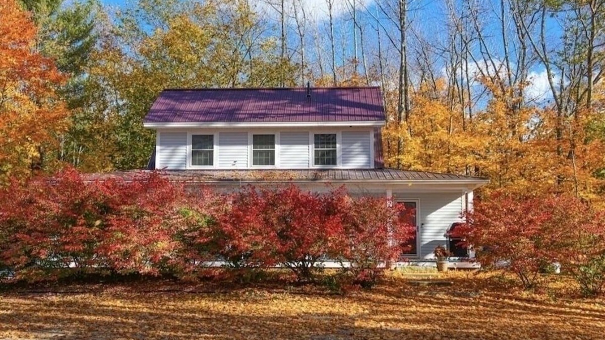 Intervale House | Perfect location & hot tub! Cozy home for couples, parties of 4, possibly more!