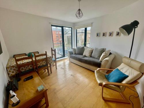 North West Apartment | Perfect Location in Heart of Glasgow West End Pass the Keys