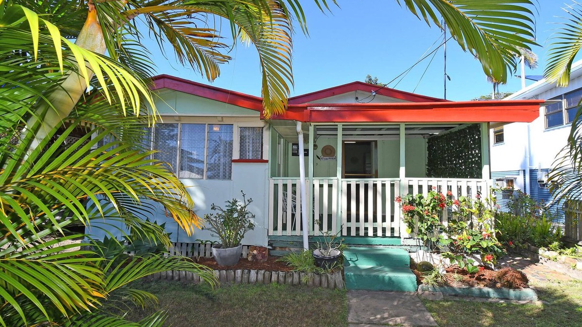 Torquay House | Perfect location - no car needed walk to everything