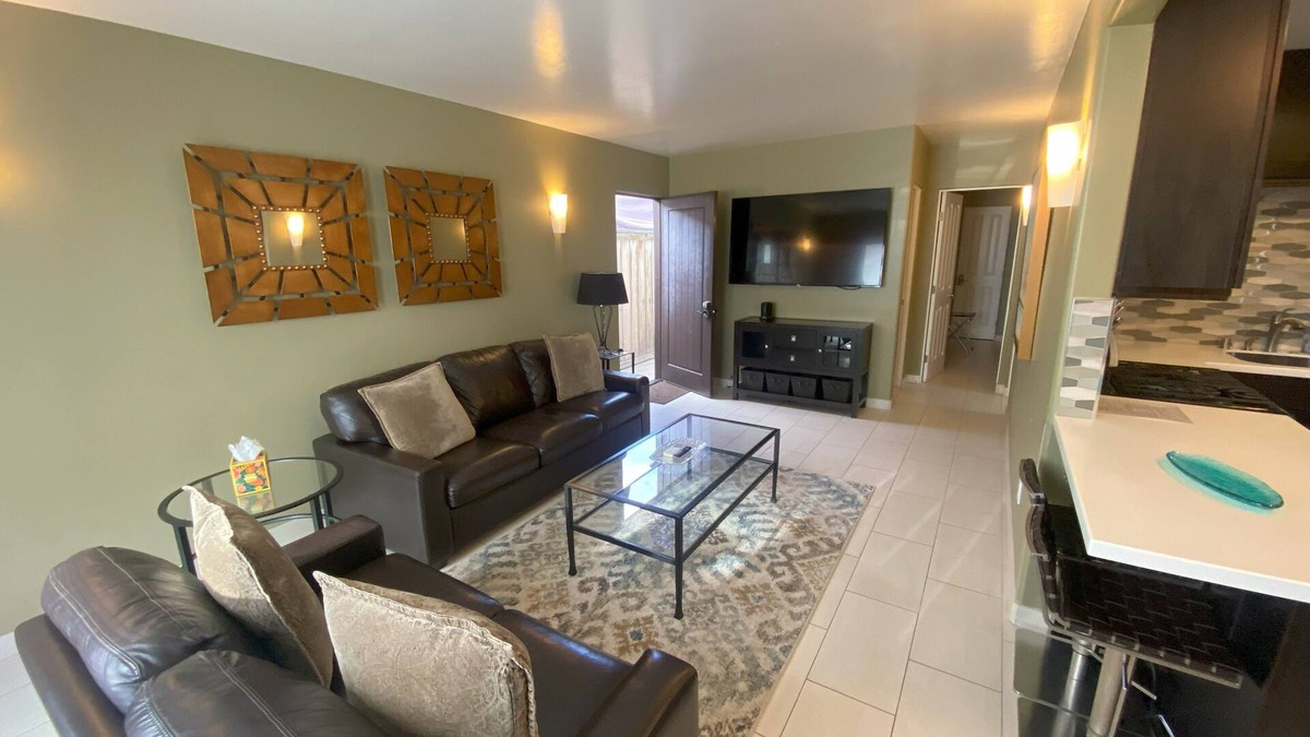 Ocean Beach House | Perfect Location to Beach/SD Attractions, Parking, Beach Chairs, Boogie Boards!