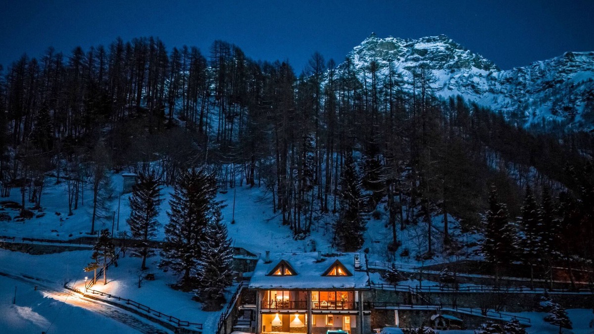 Paquier Ski Chalet | Perfect location with amazing views close to ski slopes