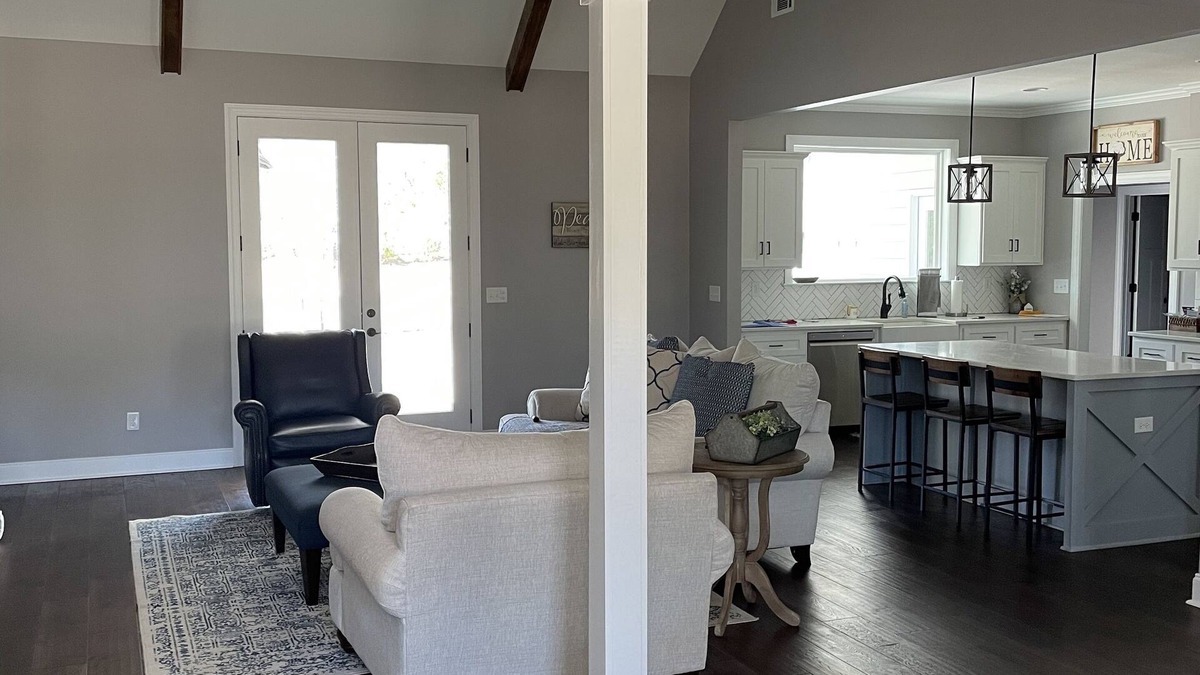 Aiken House | Perfect Masters Rental in gated neighborhood
