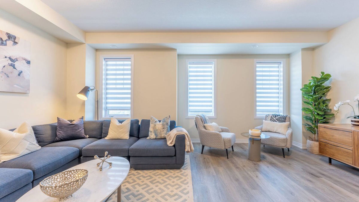 Hamilton House | Perfect Modern 3 Bedroom Townhouse ~ Stoney Creek