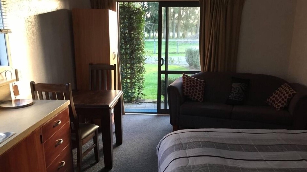 Pukemoremore Other | Perfect pieceful stay close to town