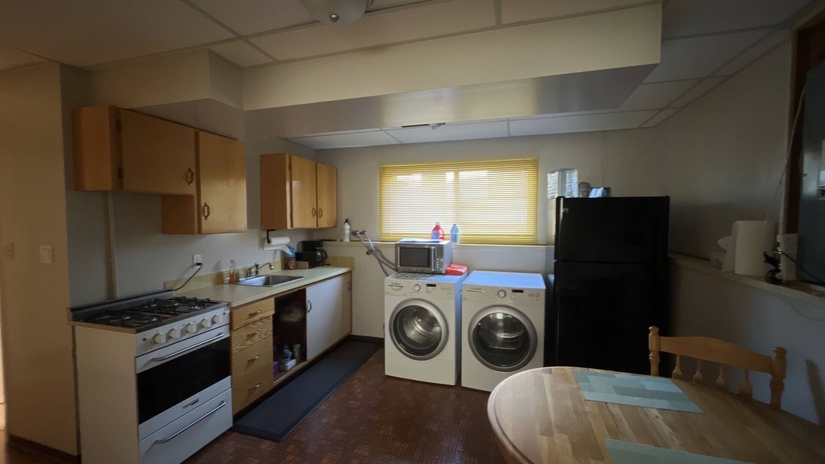 Wetaskiwin House | Perfect place to be away from big city yet close and close to Edmonton airport