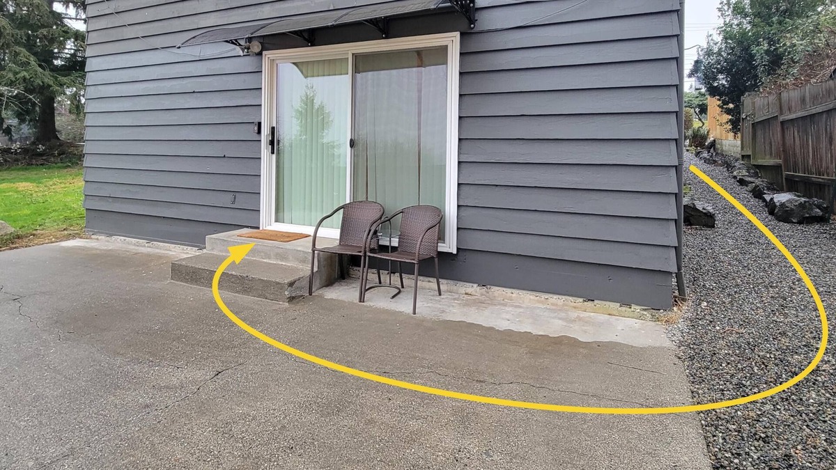 Renton Apartment | Perfect Proximity! 10 minutes away from airport.