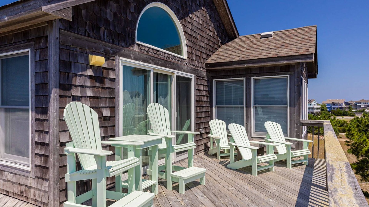 Palisade Acres House | Perfect semi-oceanfront Getaway with Full Kitchen, WIFI, and A/C | Dog-friendly