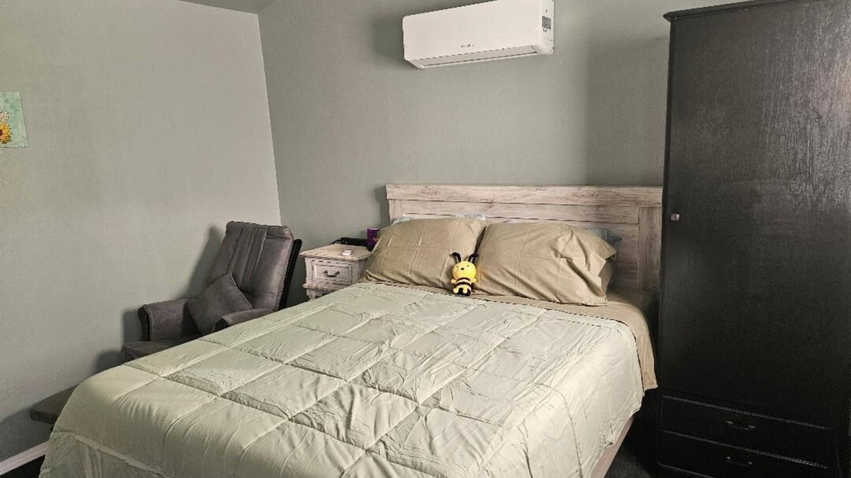 Hobbs Cabin | Perfect space for travel for work