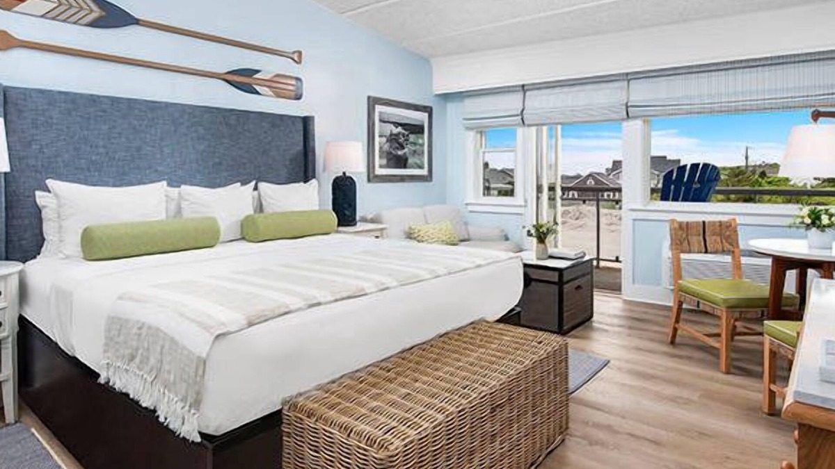 Silver Beach Hotel | Perfect Spot for Soaking Up Some Sun & Sightseeing! Private Beach, Onsite Pools!