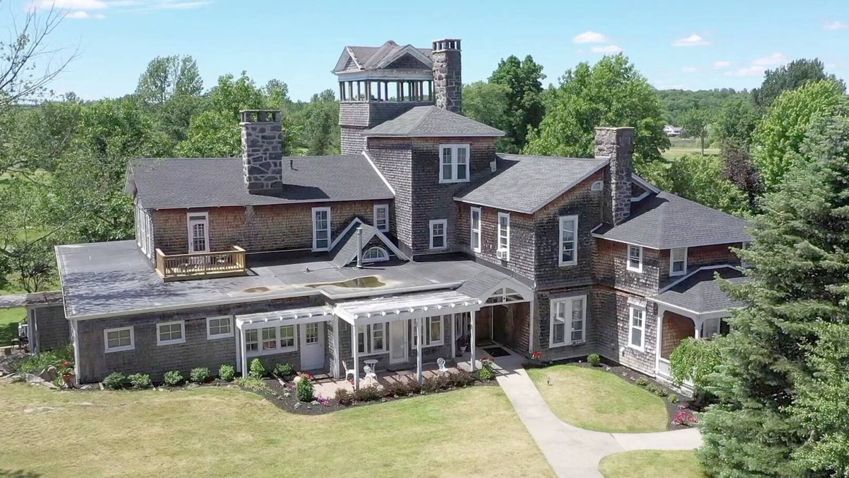 Wellesley Island Bed & Breakfast | Perfect Thanksgiving/Holiday home - Amazing Kitchen, huge dining room & 10 rooms