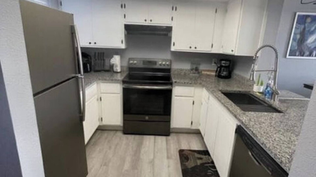 North Mountain House | Perfect townhome with AC in sunny Phoenix