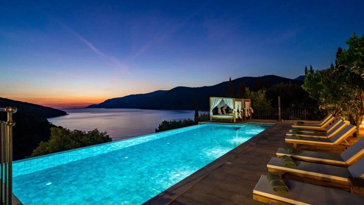 Molunat Villa | Perfect Villa for Relaxation Located Near the Legendary City of Dubrovnik