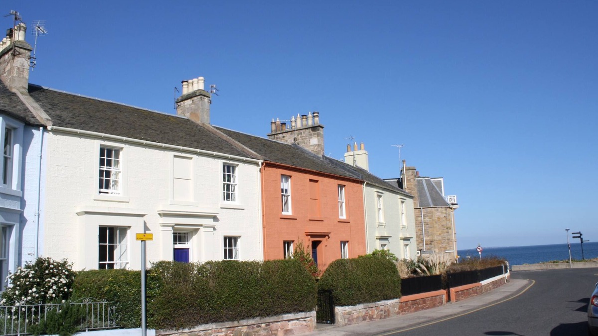 North Berwick House | Perfectly located for town and beach - Victorian terraced house near East Beach. Sleeps 7