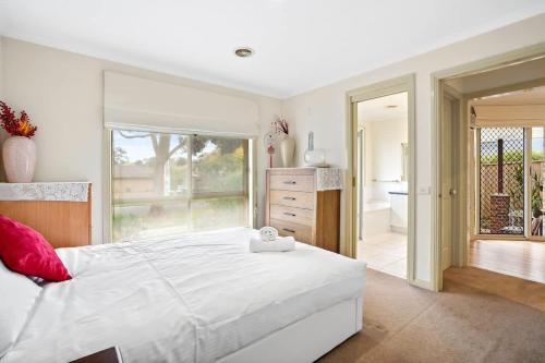 Ringwood House | Perfectly Located Townhouse in heart of Ringwood