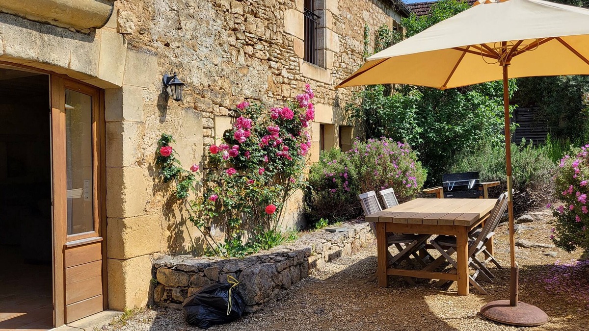 Vezac House | Perigourdine(5-8p) with a see on the Castelnaud' Castel