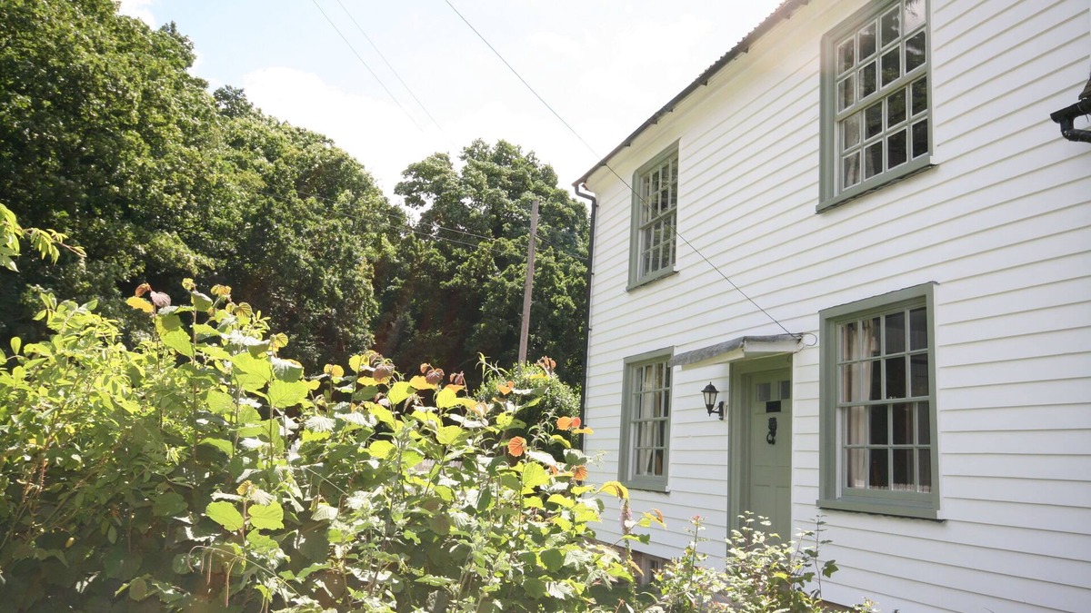Lenham Other | Period Farm House 4 poster beds, cinema, wood fires, slipper bath, AGA