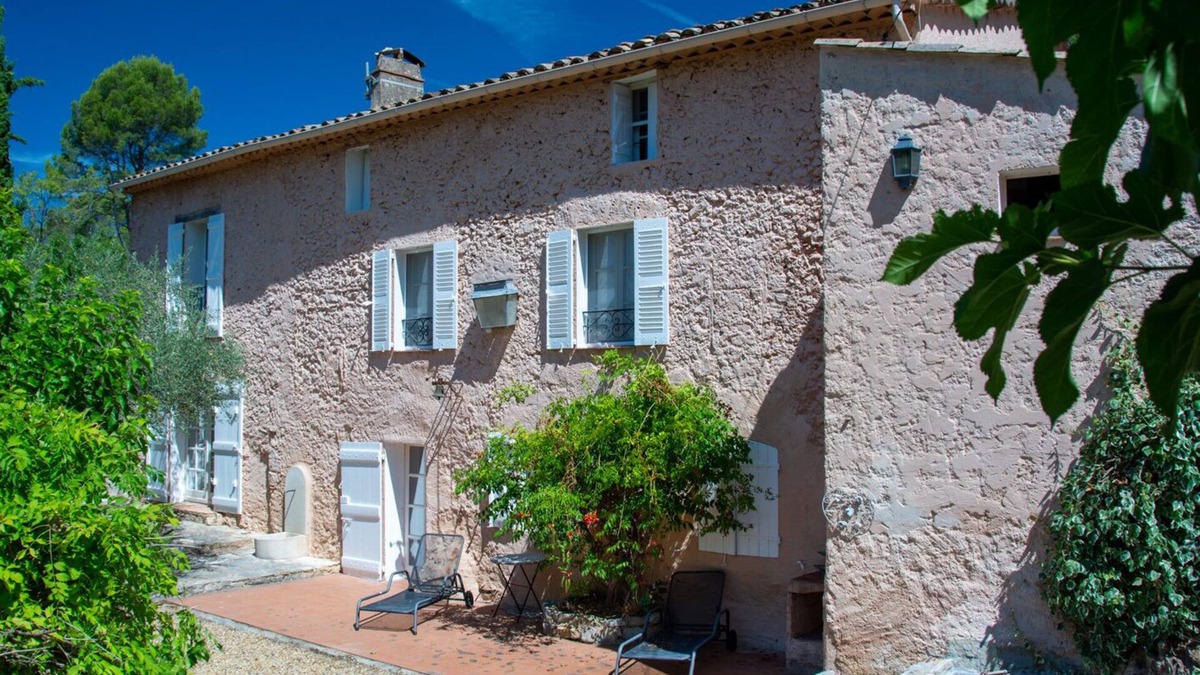 Lorgues House | period farmhouse set in 9 acres with large pool