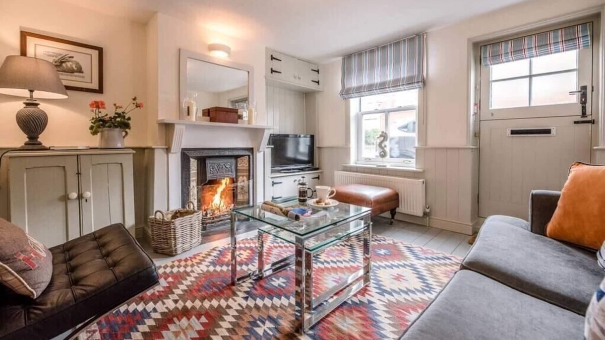 Aldeburgh House | Periwinkle, a delightful coastal cottage