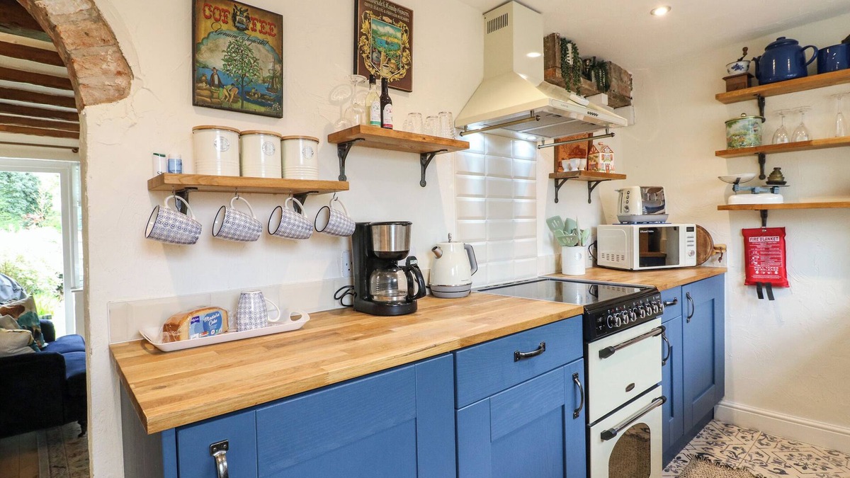 Barrow Upon Soar Cottage | Periwinkle Cottage