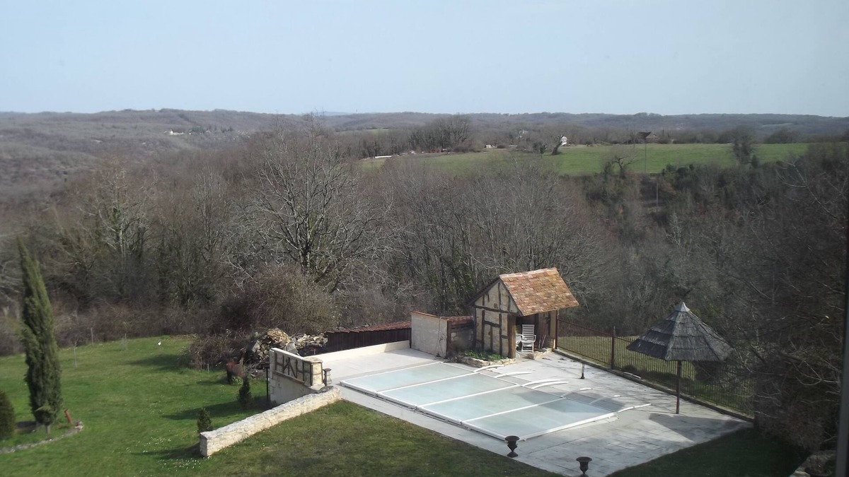 Salignac-Eyvignes House | Periwinkle or courtyard cottage