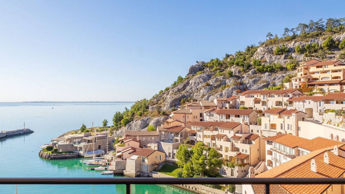 Portopiccolo Apartment | Perla nel borgo - with beach included