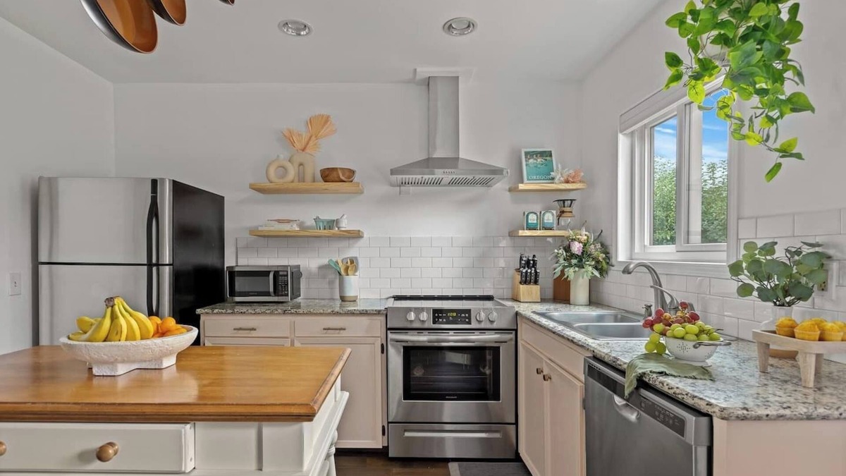 Beaverton House | Pet and Kid Friendly, Hot Tub, Steps to Downtown