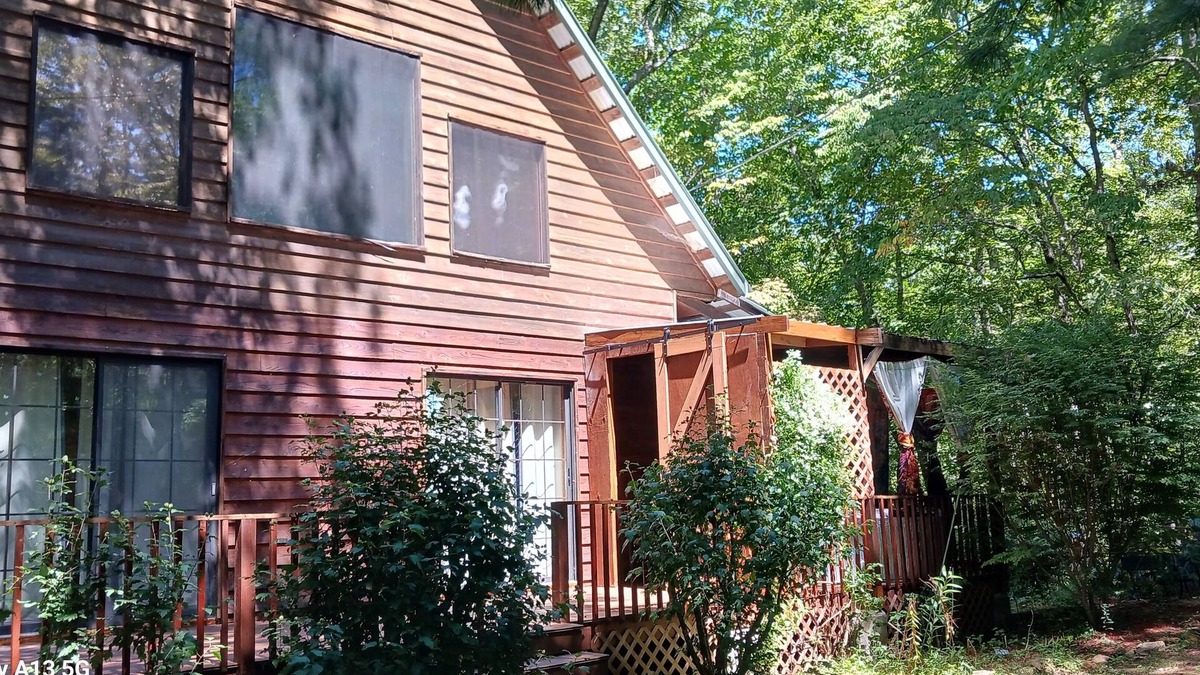 Bryson City Cabin | Pet/Biker Friendly House on Horseshoe Hill. Minutes to the NOC and Bryson City