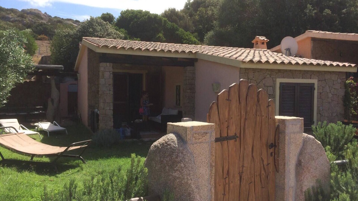 Rena Majore House | Pet-friendly Holiday Home Villetta Meravigliosa with Garden & Terrace