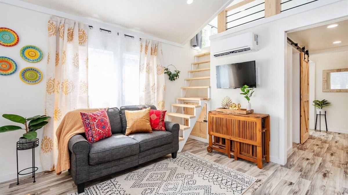 Guntersville Cottage | PET FRIENDLY 2 Bedroom Tiny House Firepit Minutes to Guntersville