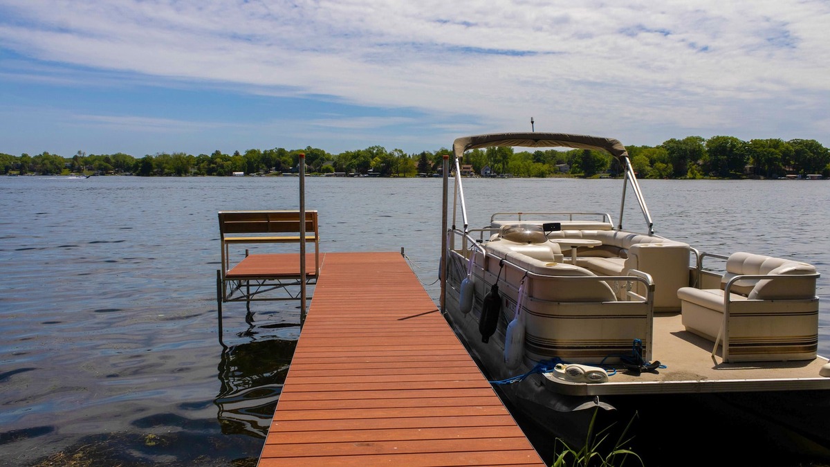 Tichigan House | Pet Friendly 2 Lakefront Cottages with Pontoon Boat, Kayaks, Firepit and Sandbar