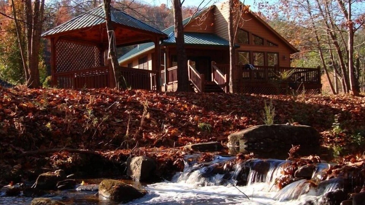 Unaka Cabin | Pet friendly 2br/2ba cabin with hot tub on Rushing Trout Stream!