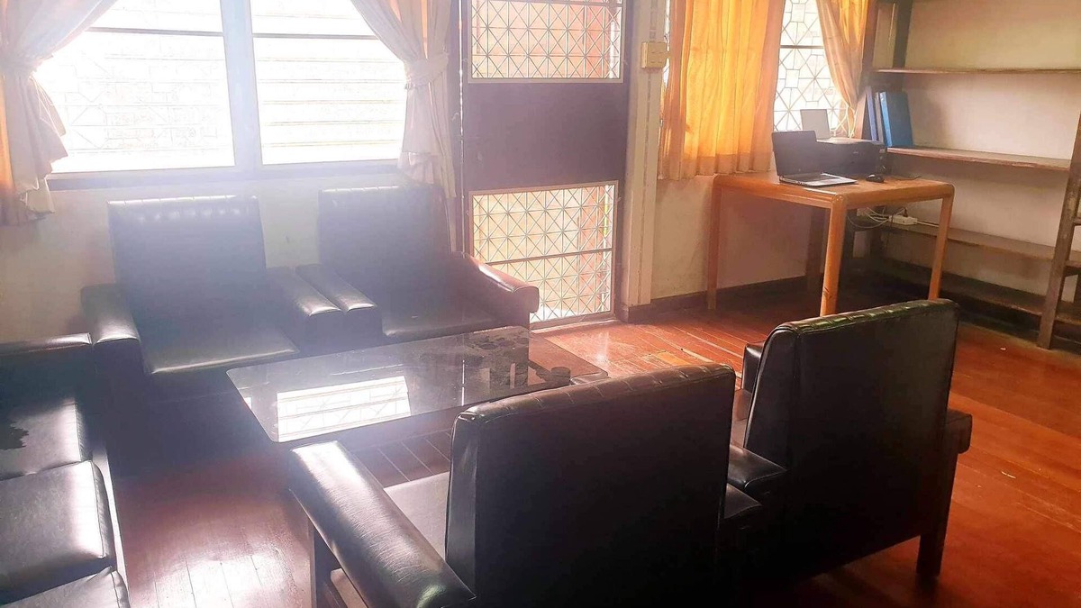 Mueang Samut Prakan District House | Pet-friendly 4-bedroom house near Bangkok Train-private highspeed WiFi workspace
