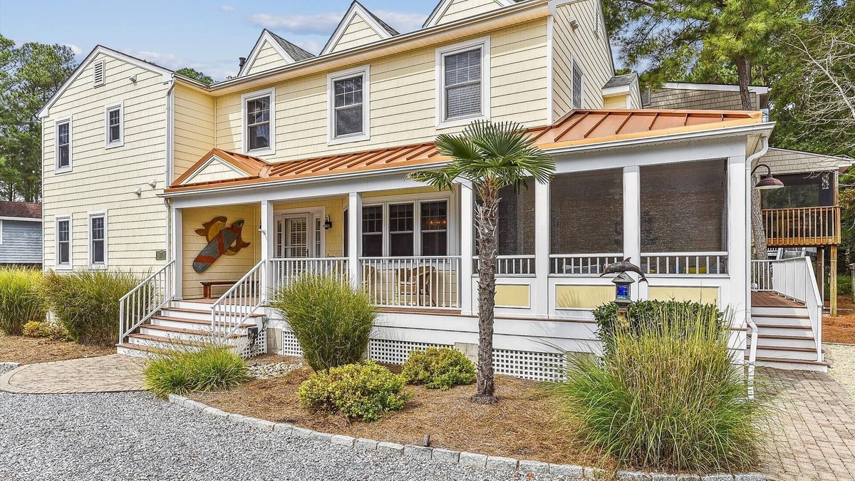 Cat Hill House | Pet Friendly 5 Bedroom Bayside Home in Bethany Beach!