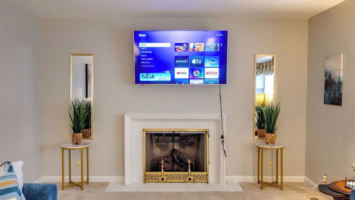 Decatur House | Pet-Friendly 5BR Lakeview Home~Sleeps 14~3,300 Sq. Ft.