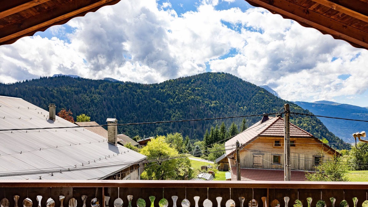 Saint-Sigismond Apartment | Pet-Friendly Apartment 'de la Joux' with Mountain View, Balcony & Wi-Fi
