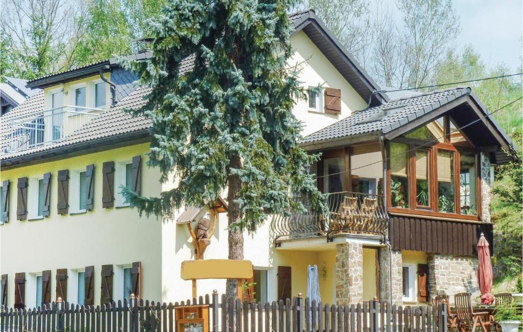 Halsbach Apartment | Pet Friendly Apartment In Freiberg