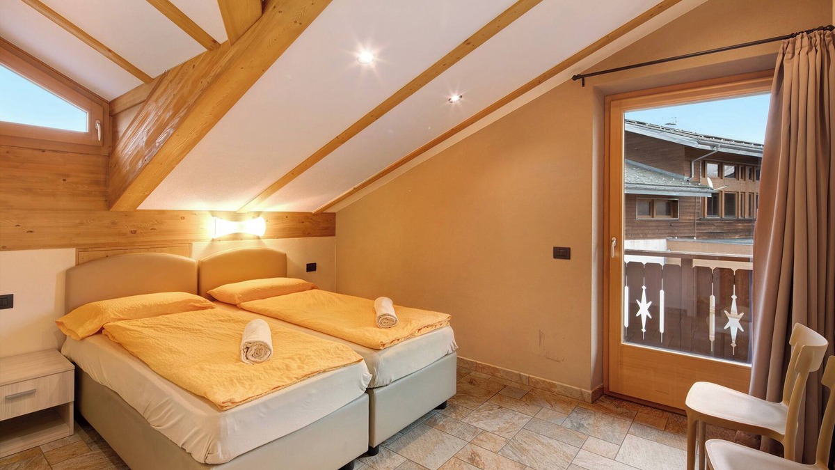 Sant'Anna Apartment | Pet-Friendly Apartment Ermi Casa da Claudia with Mountain View