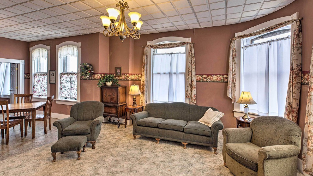 Yankton Apartment | Pet-Friendly Apt: Walk to Missouri River!